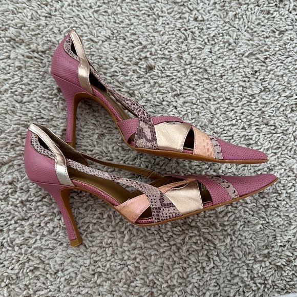 Multicolored, mauve gold peach snake print, pointed toe, lower heel pumps - Picture 9 of 14